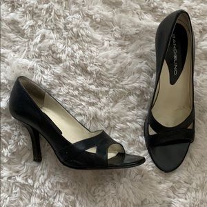 Black Leather Bandolino pumps